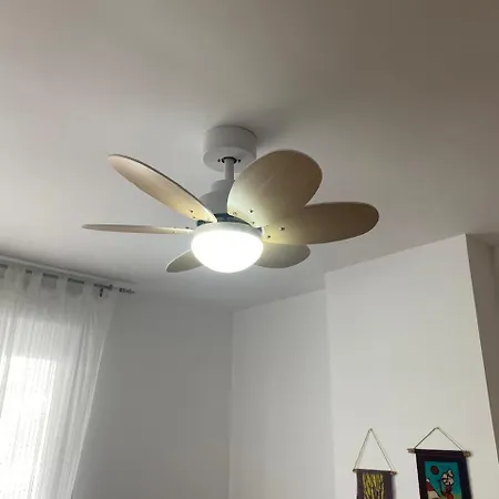 Apartment Em *